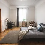 Large 6-bedroom For Groups - Gertrudes Street Riga