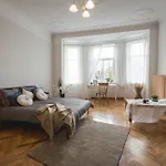 Appartamento Large 6-bedroom For Groups - Gertrudes Street
