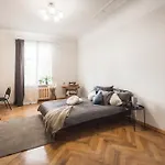 Apartment Large 6-bedroom For Groups - Gertrudes Street *
