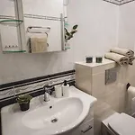 Large 6-bedroom For Groups - Gertrudes Street