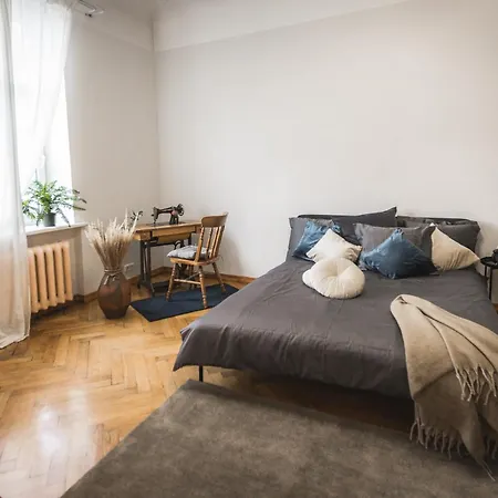 Large 6-bedroom For Groups - Gertrudes Street