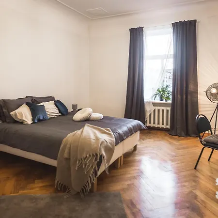 Appartamento Large 6-bedroom For Groups - Gertrudes Street *