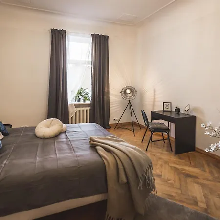 Appartamento Large 6-bedroom For Groups - Gertrudes Street *