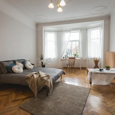 Appartamento Large 6-bedroom For Groups - Gertrudes Street