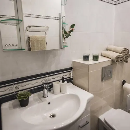 Large 6-bedroom For Groups - Gertrudes Street