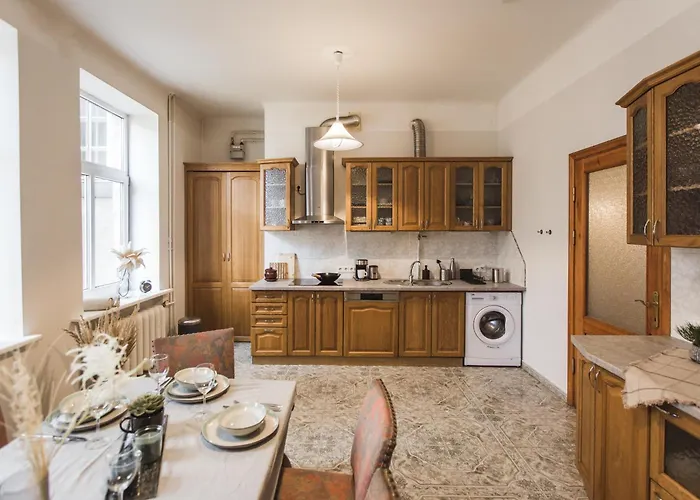 Families & Large Groups - 6 Bedrooms - 12 Guests - Location 公寓