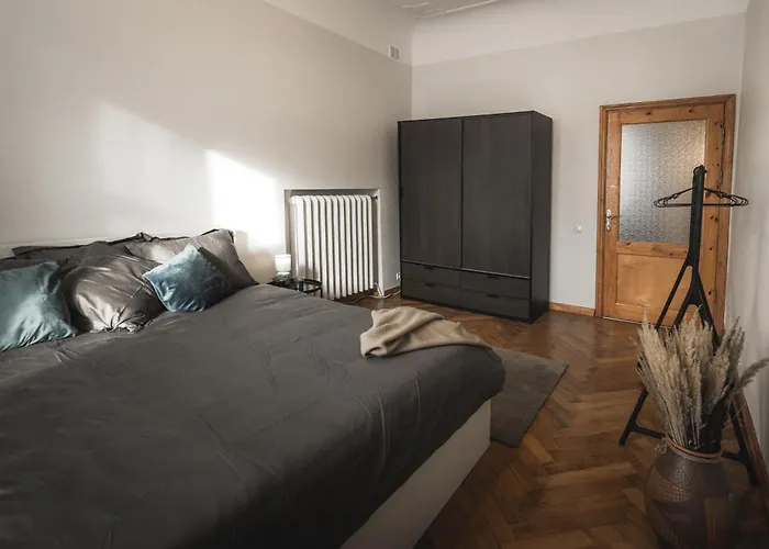 公寓 Families & Large Groups - 6 Bedrooms - 12 Guests - Location 里加