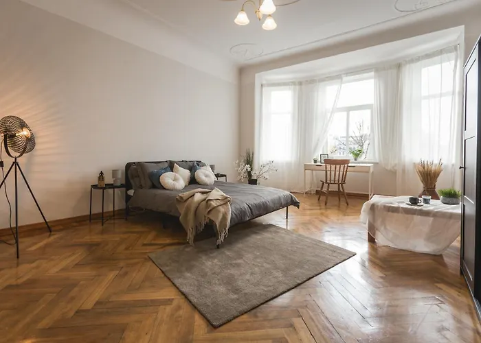 Apartment Large 6-Bedroom Apartment For Groups - Gertrudes Street *