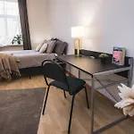 Large 6-bedroom For Groups - Gertrudes Street