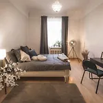 Large 6-bedroom For Groups - Gertrudes Street アパート リガ