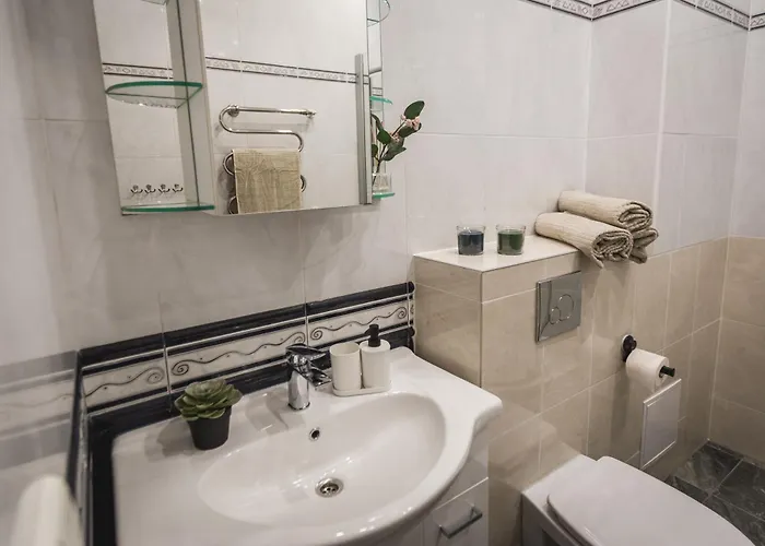 Large 6-bedroom For Groups - Gertrudes Street * Riga