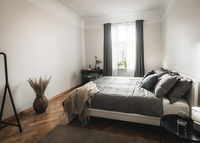 아파트 Large 6-Bedroom Apartment For Groups - Gertrudes Street *