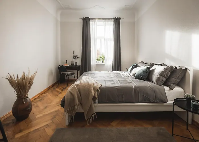 Large 6-bedroom For Groups - Gertrudes Street Apartamento